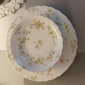 Set of 8 Haviland Dinnerware